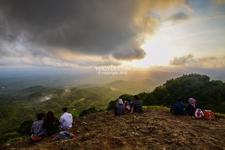 gunung ngalnggeran