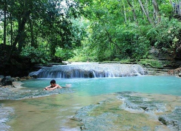 menikati pesona air terjun lepo yang masih asri